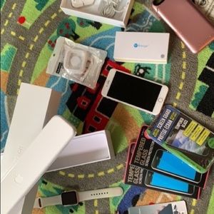 Rose Gold IPhone 6s Plus 128 Apple Watch 42MM